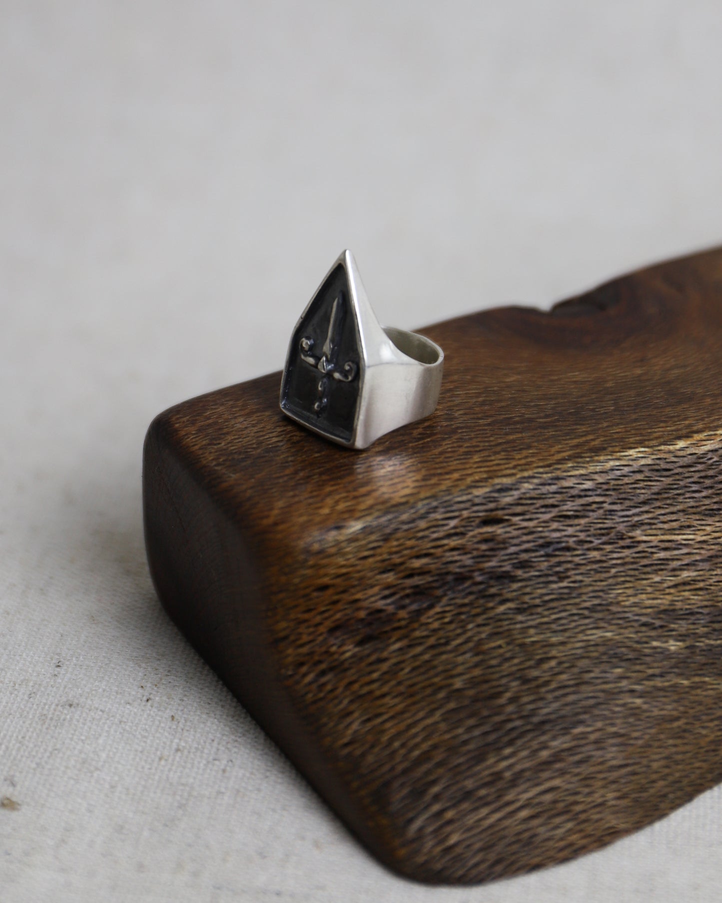 dagger